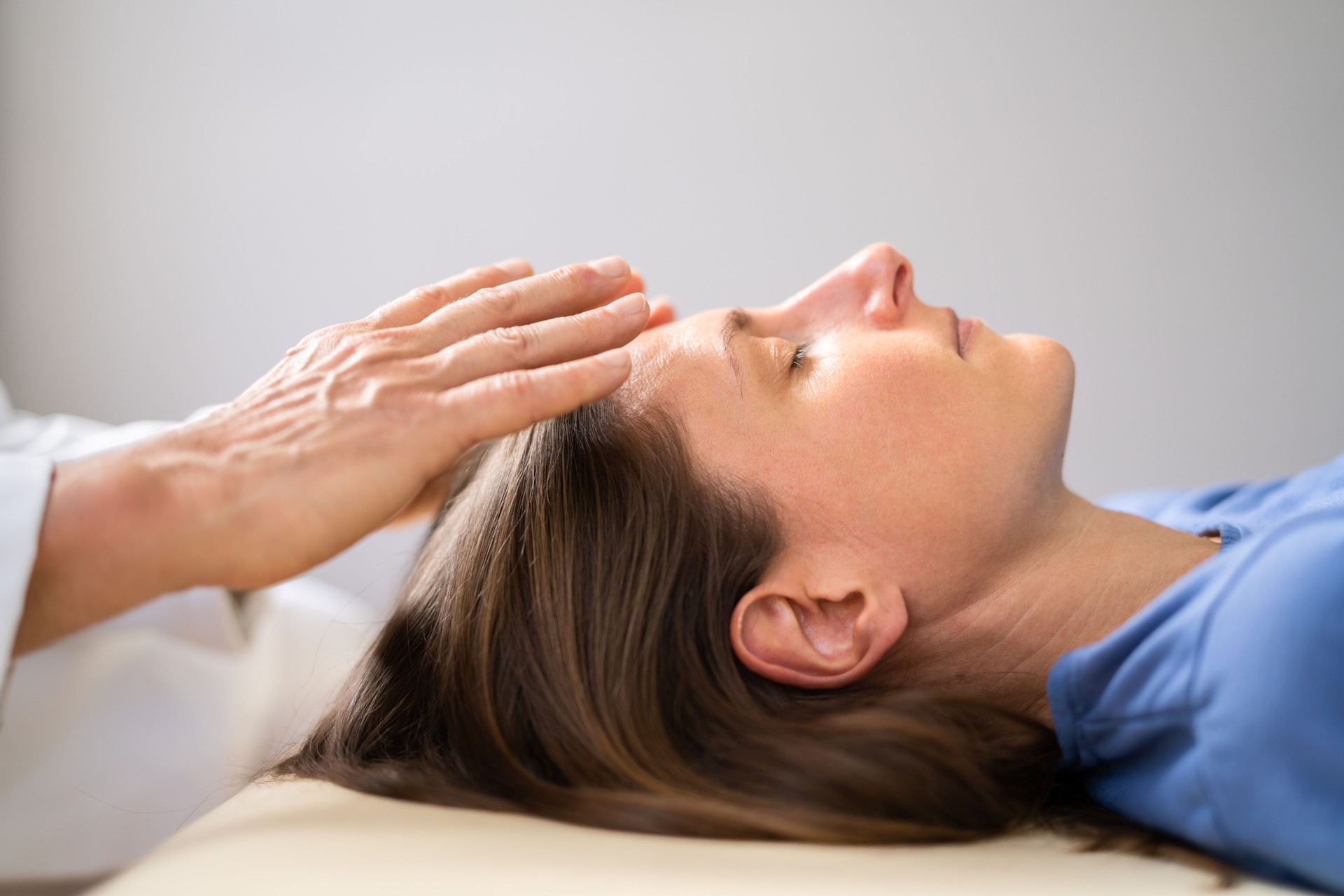 Reiki Therapy Alternative Healing Massage